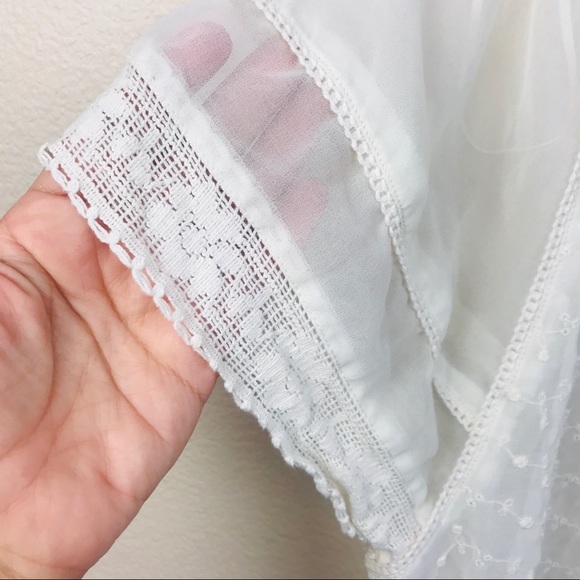 American Eagle Outfitters Ivory Eyelet Top - Picture 4 of 8